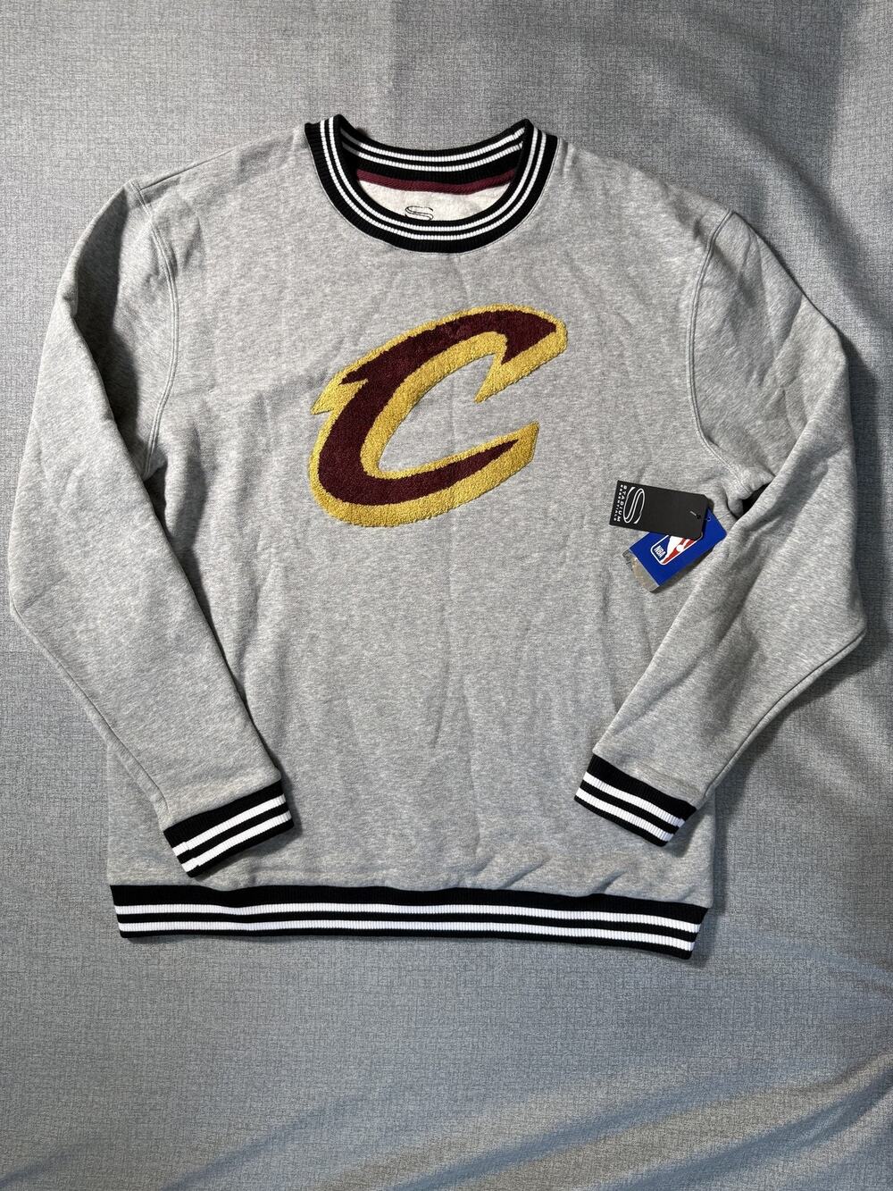 Stadium Essentials Cleveland Cavaliers Crewneck Sweatshirt Mens XL Gray NBA NWT